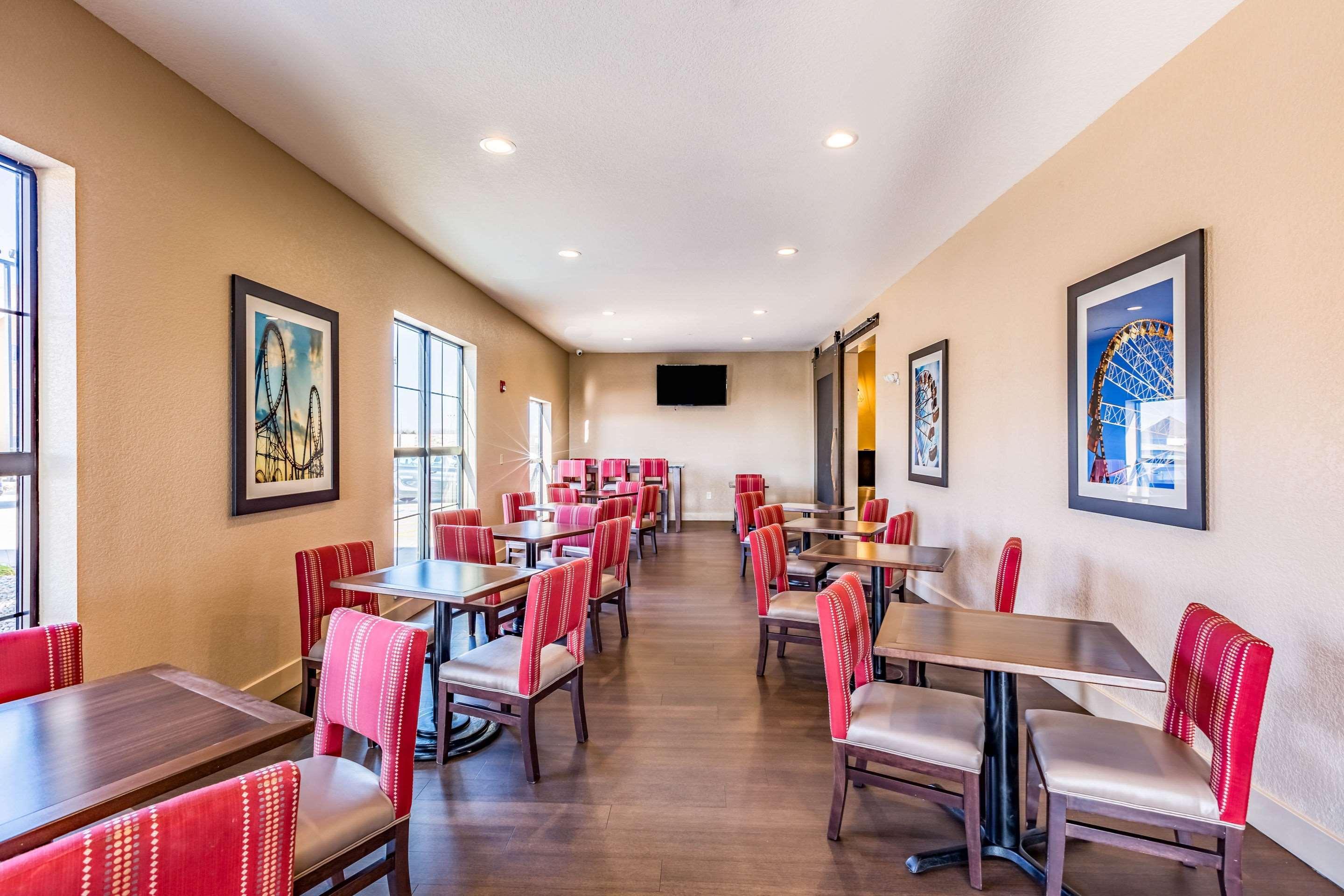 Comfort Inn Altoona-Des Moines Bagian luar foto