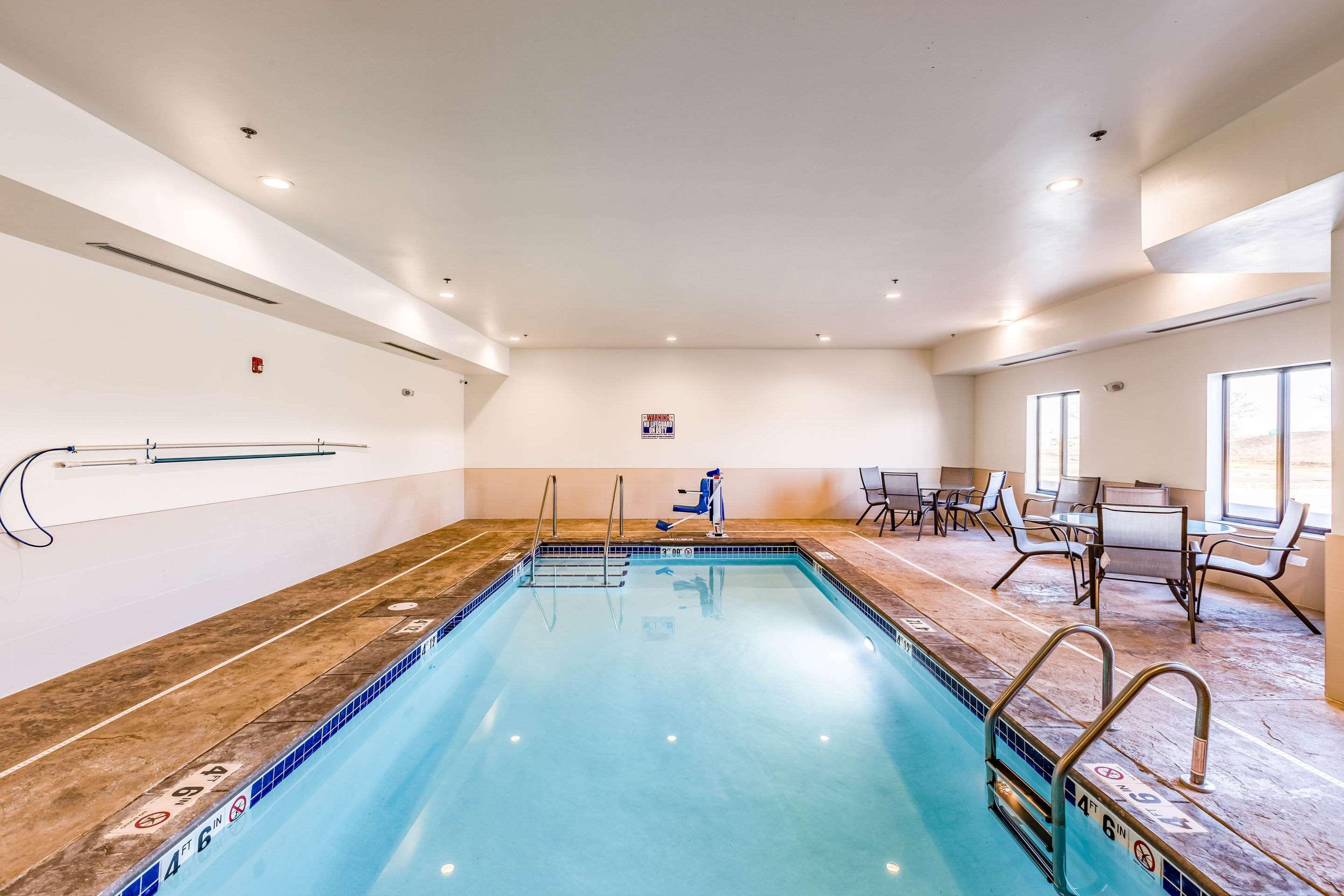 Comfort Inn Altoona-Des Moines Bagian luar foto