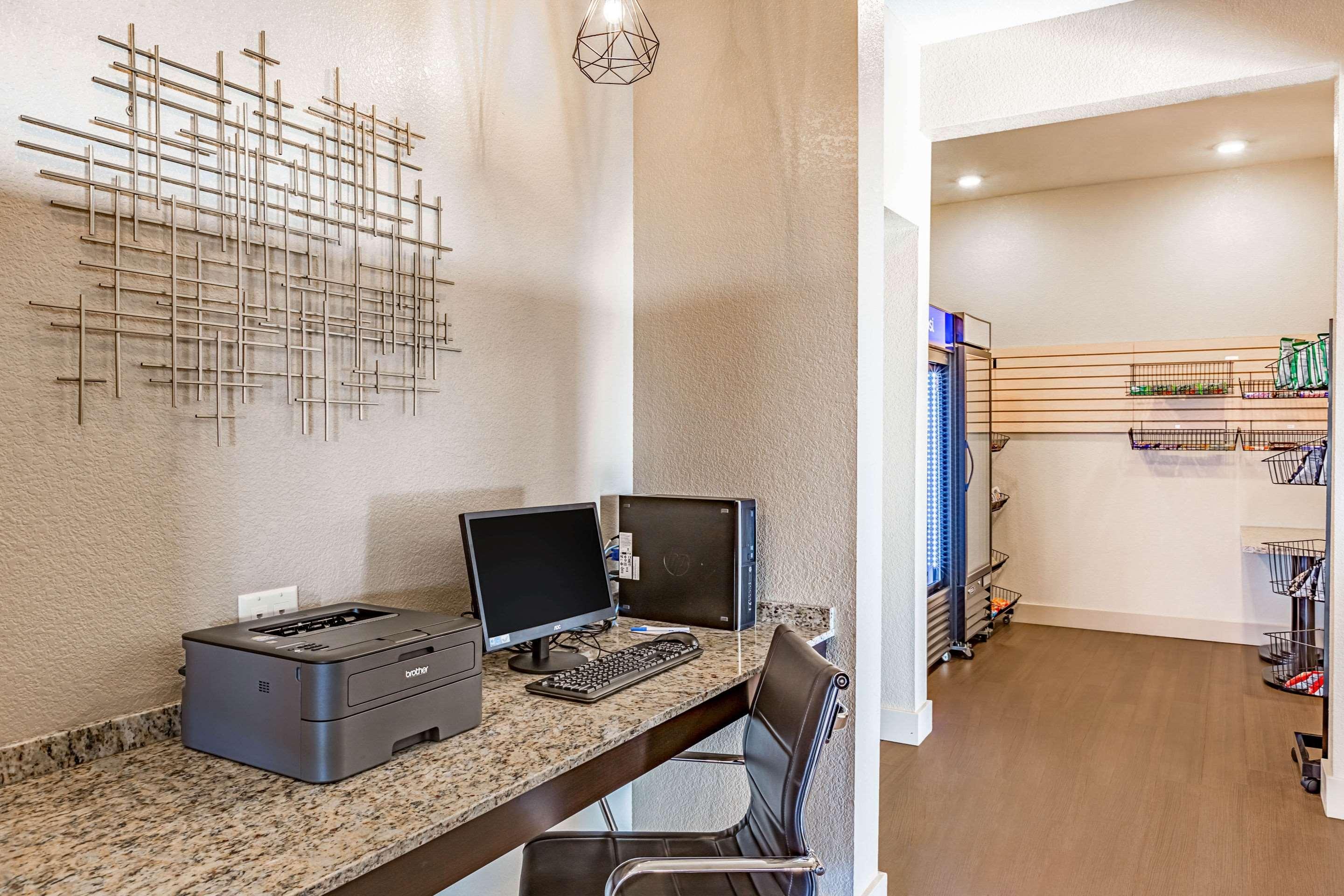 Comfort Inn Altoona-Des Moines Bagian luar foto