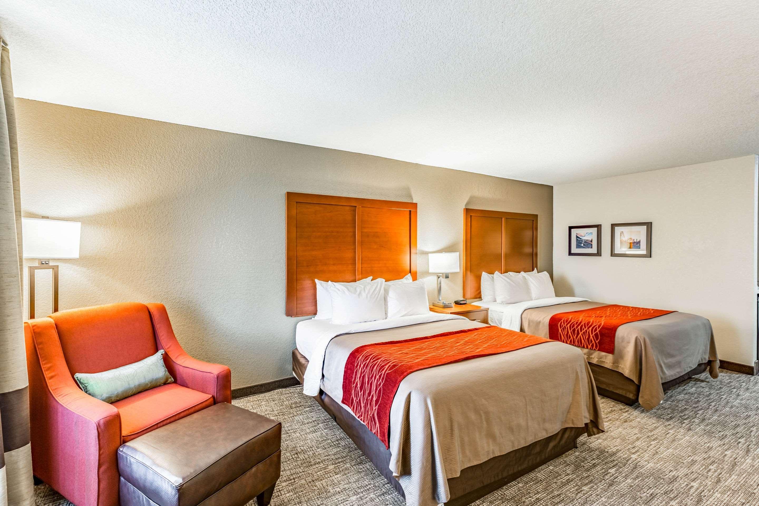 Comfort Inn Altoona-Des Moines Bagian luar foto