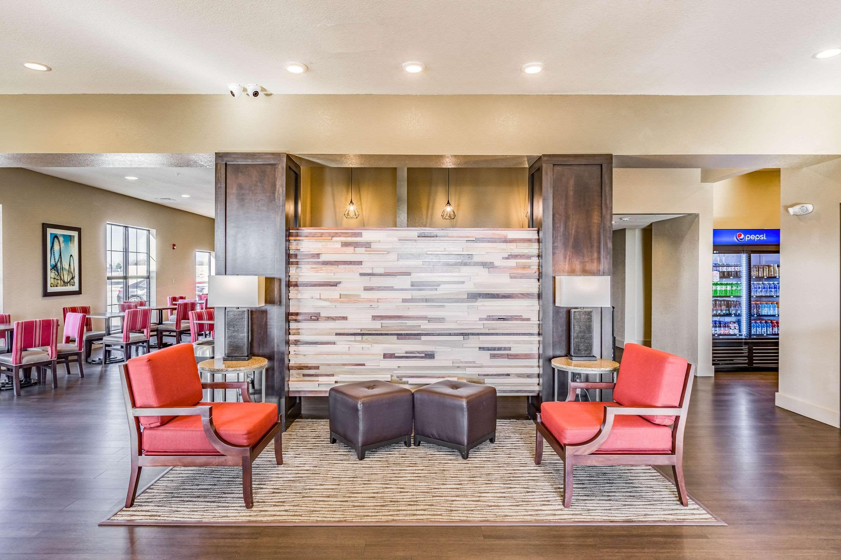 Comfort Inn Altoona-Des Moines Bagian luar foto
