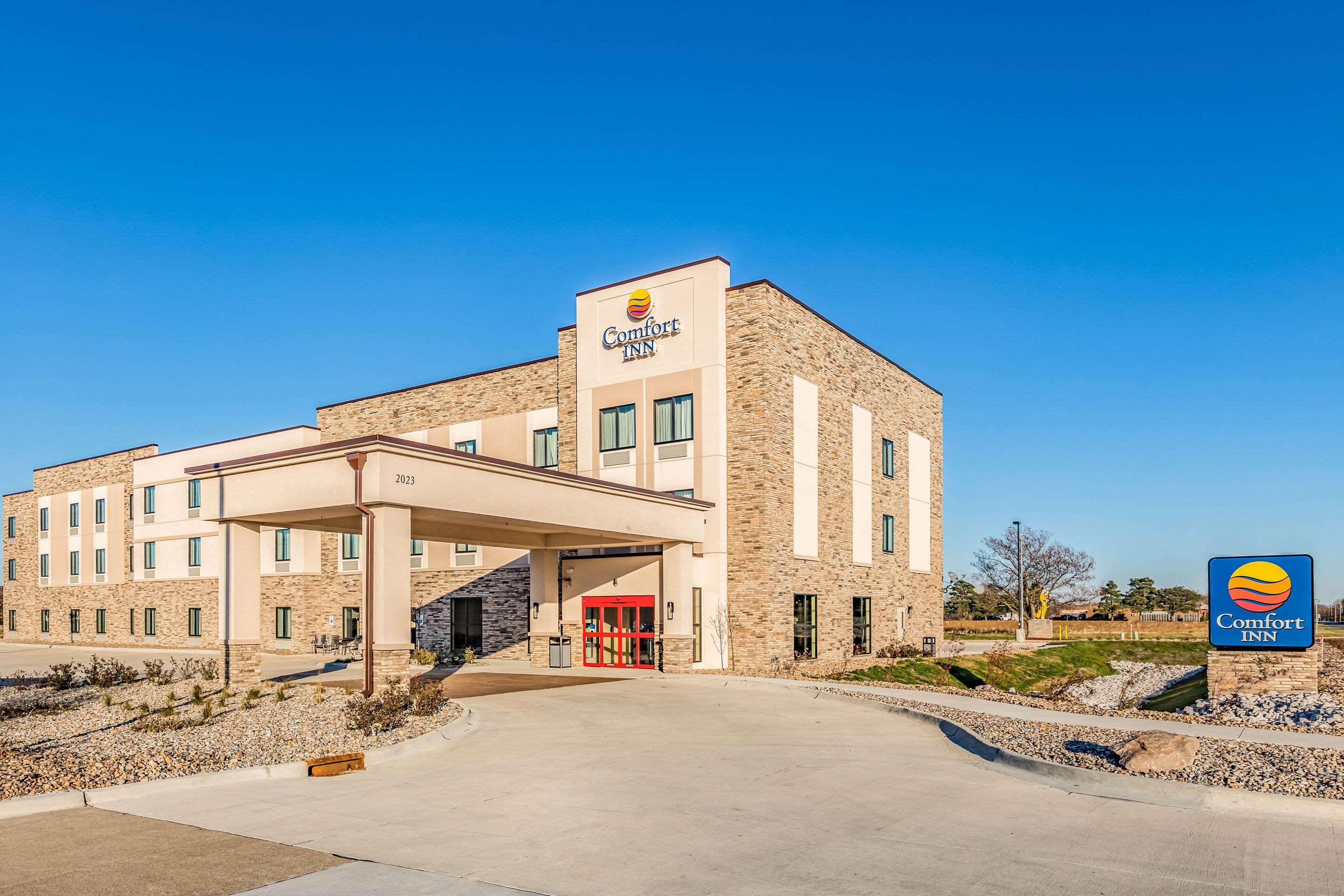 Comfort Inn Altoona-Des Moines Bagian luar foto
