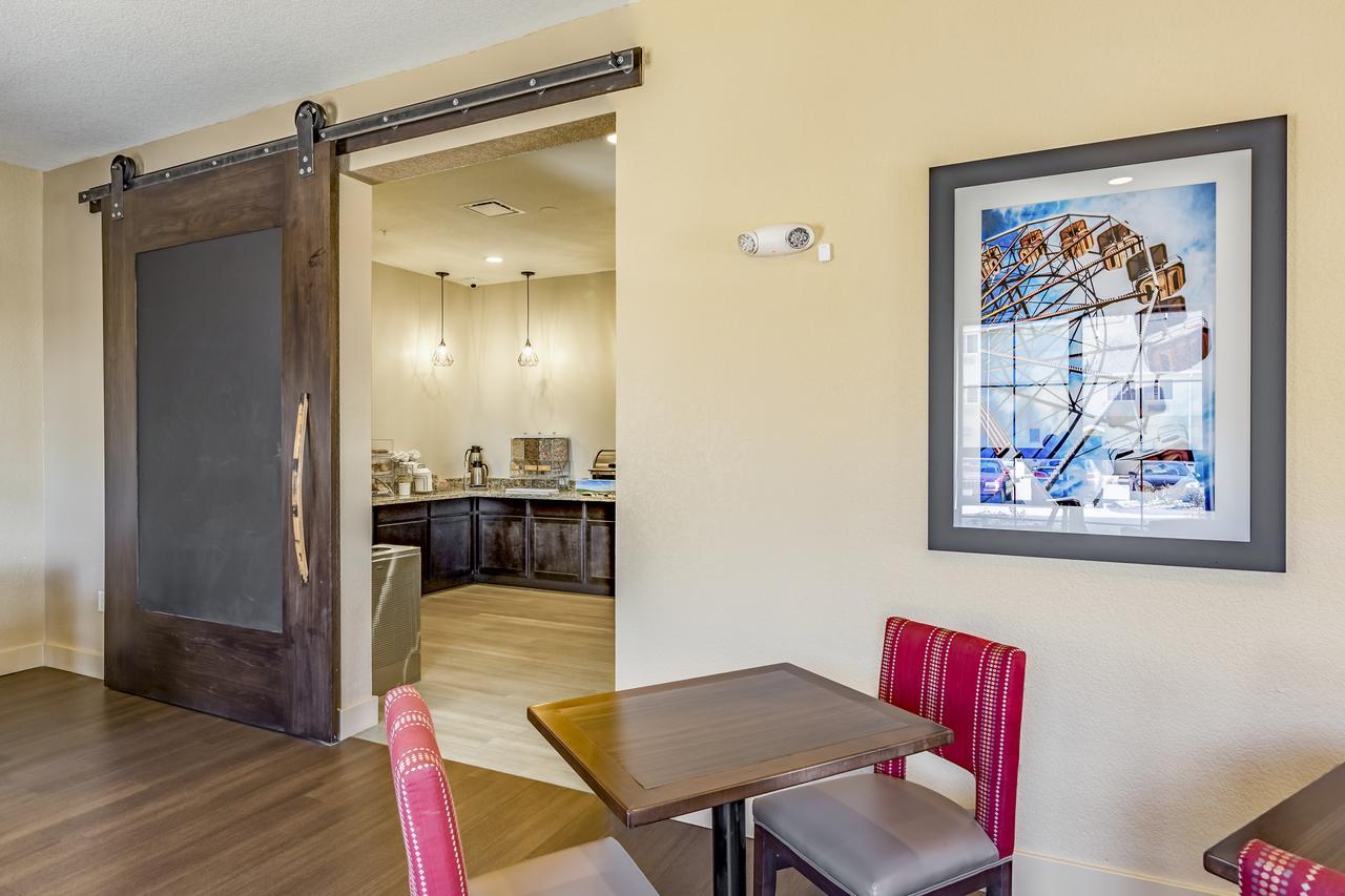 Comfort Inn Altoona-Des Moines Bagian luar foto